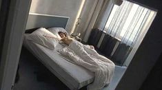 Голая грудь Жасмин Герат в фильме Die Mandantin фото #4