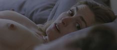 Голая Жюли Гайе в фильме «Без улик» фото #4