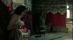 Голая Жюли Дельпи в фильме «Страсти по Беатрис» фото #1