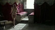 Голая Жюли Дельпи в фильме «Страсти по Беатрис» фото #2