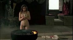 Голая Жюли Дельпи в фильме «Страсти по Беатрис» фото #5