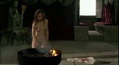 Голая Жюли Дельпи в фильме «Страсти по Беатрис» фото #6