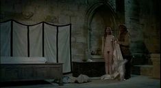 Голая Жюли Дельпи в фильме «Страсти по Беатрис» фото #12