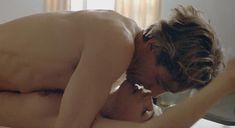 Голая Жюльет Бинош в фильме «Ущерб» фото #9