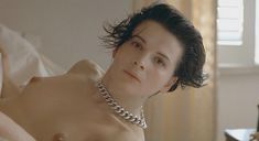 Голая Жюльет Бинош в фильме «Ущерб» фото #11