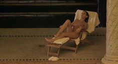 Голая Зита Гёрёг в фильме «8 миллиметров 2» фото #16