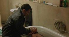 Голая Зита Гёрёг в фильме «8 миллиметров 2» фото #19