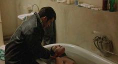 Голая Зита Гёрёг в фильме «8 миллиметров 2» фото #20