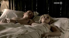 Голая Зои Таппер в сериале «Двадцать тысяч улиц под небом» фото #16