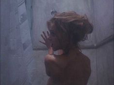 Зои Триллинг засветила грудь в фильме «Порождение ада» фото #4