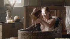 Голая Ив Понсонби в сериале «Белая королева» фото #1