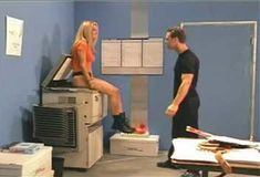 Голая Ива Хаспергер в фильме «Дешевый трепет» фото #1