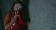 Голая Изабелла Мико в фильме «Заброшенный» фото #1