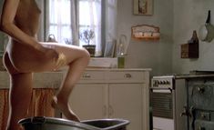 Изабель Аджани снялась голой в фильме «Убийственное лето» фото #14