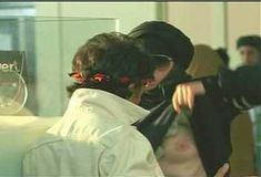 Изабель Аджани показала грудь в фильме «Иштар» фото #4