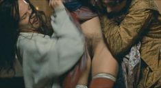 Голая Изабель Аджани в фильме «Королева Марго» фото #11