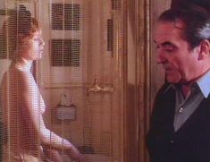 Голая Изабель Юппер в фильме «Виолетт»