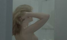 Голая Изабель Юппер в фильме «Лулу» фото #8