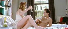Голая Изабель Юппер в фильме «Окно спальни» фото #9