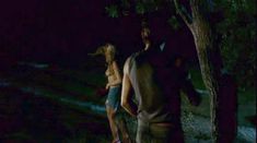 Красивая голая грудь Изильд Ле Беско в фильме Wild Camp фото #1