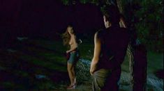 Красивая голая грудь Изильд Ле Беско в фильме Wild Camp фото #3