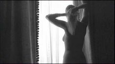 Голая Изильд Ле Беско в фильме «До скорого!» фото #16