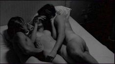 Голая Изильд Ле Беско в фильме «До скорого!» фото #26
