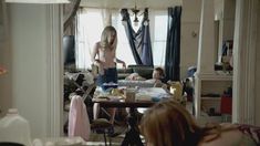 Голая Илеана Хаксли в сериале «Бесстыдники» фото #1