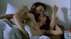 Голая Ингрид Рубио в фильме «Убей меня нежно» фото #8