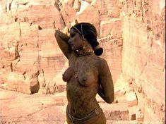 Голая Индира Варма в фильме «Кама Сутра. История любви» фото #10