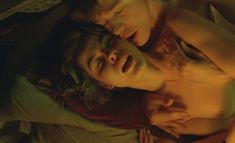 Полностью голая Ирен Жакоб в фильме «Двойная жизнь Вероники» фото #6