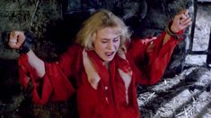 Голая Ирина Мовила в фильме «Подвиды» фото #12