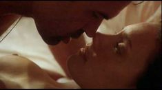 Красотка КаДи Стрикленд оголила грудь и попу в фильме «Уокер Пейн» фото #7