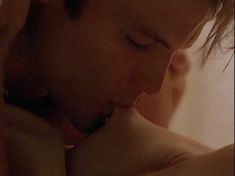 Голая Камилла Овербай Рус в фильме «На границе» фото #9