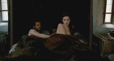 Голая Камилль Рутерфорд в фильме «Мария – королева Шотландии» фото #5