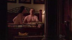 Голая Каприс Бенедетти в сериале «Братство» фото #7