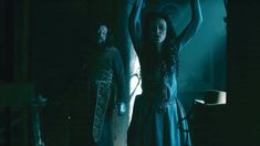 Голая Карен Хассан в сериале «Викинги» фото #6