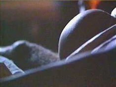 Голая Кари Вурер в фильме «Виртуальный полицейский» фото #11