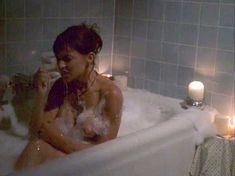 Голая грудь Кари Вурер в фильме «Вожделение Кейт» фото #4