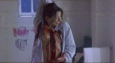 Голая грудь Кари Вурер в фильме «Восставший из ада 7. Армия мертвецов» фото #6