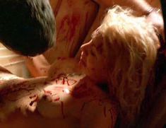 Голая Кари Вурер в фильме «Неожиданный ад» фото #4