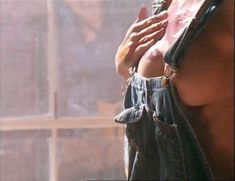 Голая Кари Вурер в фильме «Острые ощущения» фото #2