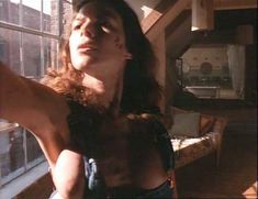 Голая Кари Вурер в фильме «Острые ощущения» фото #3