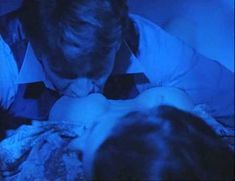 Голая Кари Вурер в фильме «Острые ощущения» фото #5