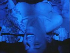 Голая Кари Вурер в фильме «Острые ощущения» фото #7