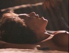 Голая Кари Вурер в фильме «Острые ощущения» фото #25