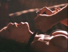 Голая Кари Вурер в фильме «Острые ощущения» фото #28