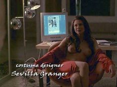 Голая Кари Вурер в фильме «Паутина» фото #3