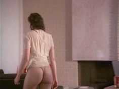 Голая Кари Вурер в фильме «Паутина» фото #7