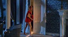 Голая Карин Шуберт в фильме «Синяя борода» фото #1